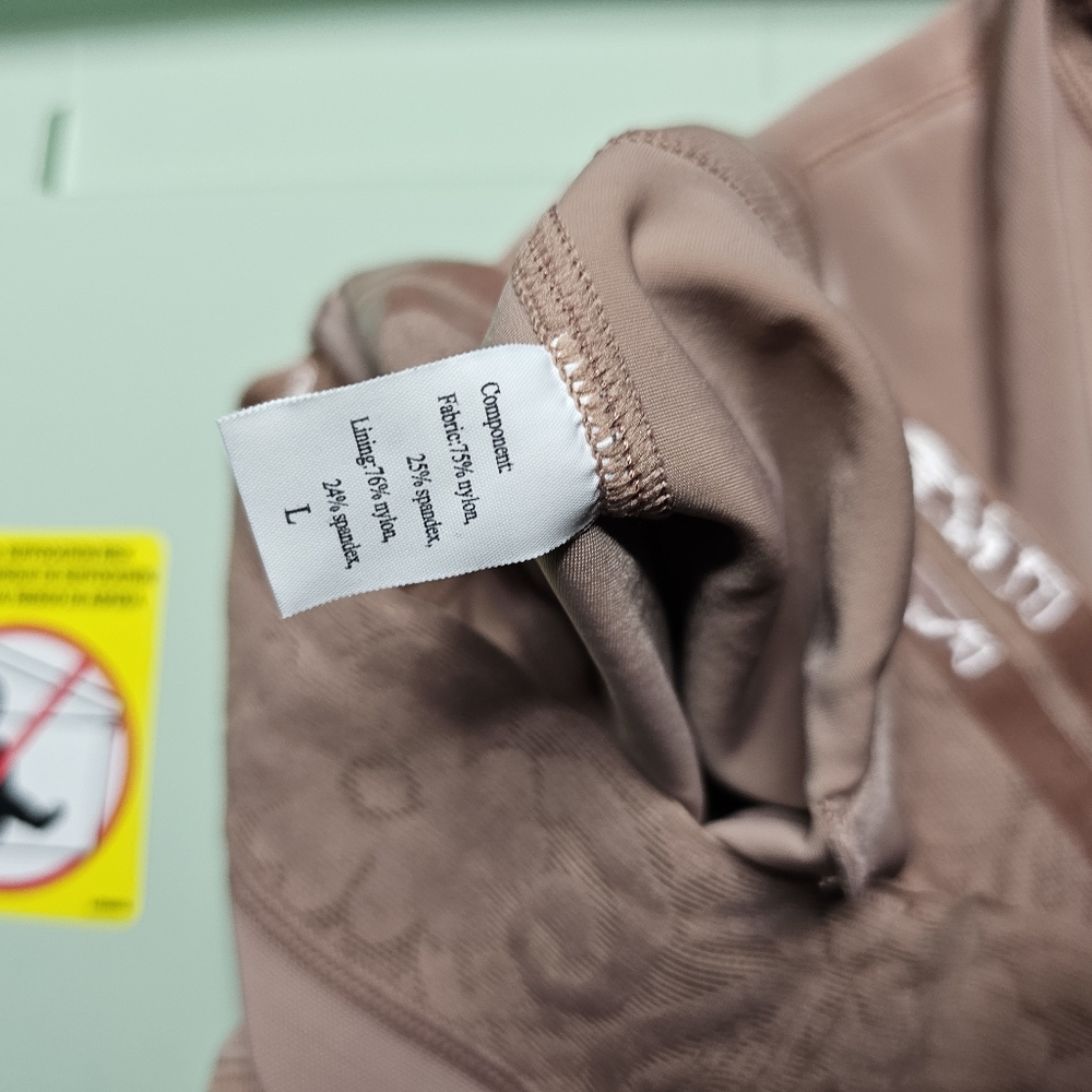 Shape Wear - image 3